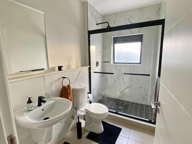 To Let 1 Bedroom Property for Rent in Sandown Western Cape